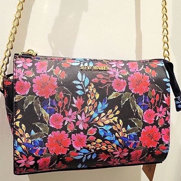Steve Madden Handbags - NWT STEVE MADDEN "BLEXI" black floral crossbody
